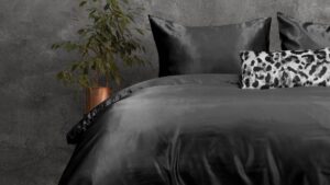 Sleeptime glossy satin black - Maat (lxb) 240x220